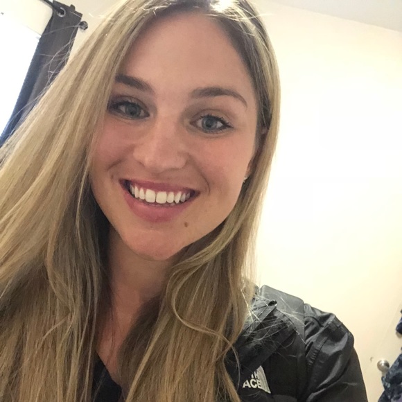Profile Picture of Ashley Caviston (@ashcav91) on Poshmark