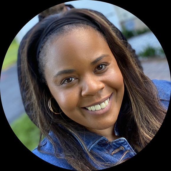 Profile Picture of Regina Lester-harriat (@thegposh) on Poshmark