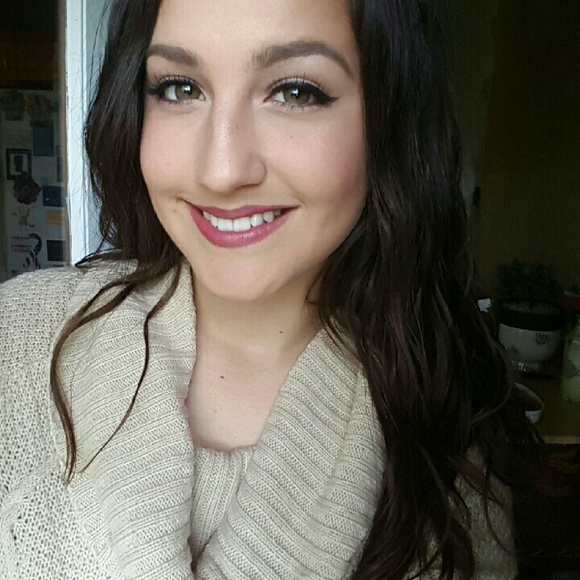 Profile Picture of Mariah Werlein (@warriorofart) on Poshmark