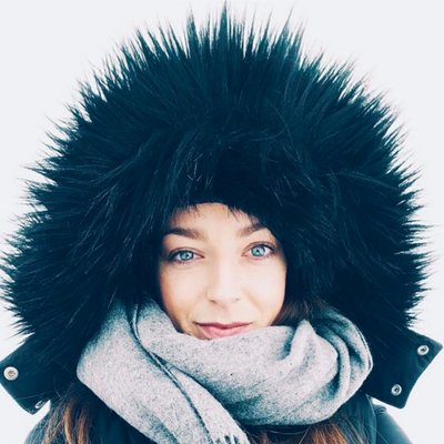 Profile Picture of L  A  U  R  A (@LauraHHinton) on Twitter