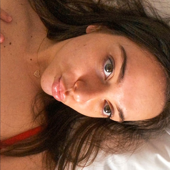Profile Picture of Gwen Jundt (@gwenj884) on Poshmark