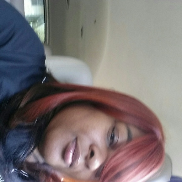 Profile Picture of Glendaira Mcclenton (@glendaira) on Poshmark
