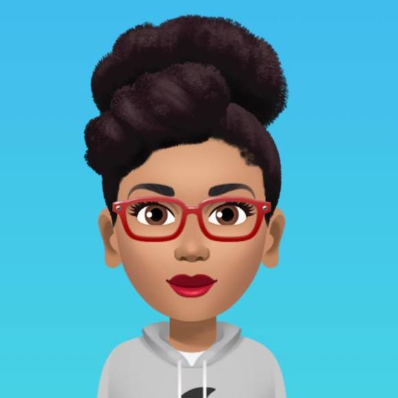 Profile Picture of Gina Coursolle (@gcoursolle) on Poshmark