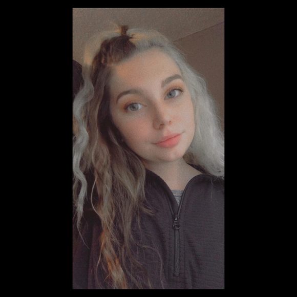 Profile Picture of Charity dawn Gallamore (@cgallamore) on Poshmark