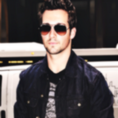 Profile Picture of James Valdivia (@WhitmyJames) on Twitter