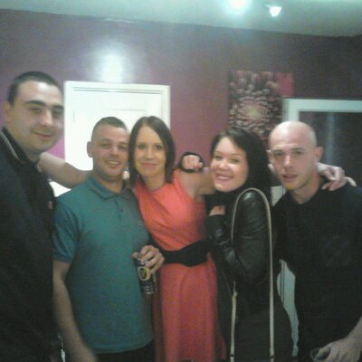 Profile Picture of Lucinda Pearson (@honeydog34) on Twitter