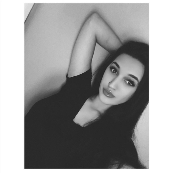 Profile Picture of Eszter Sebok (@eszter0614) on Poshmark