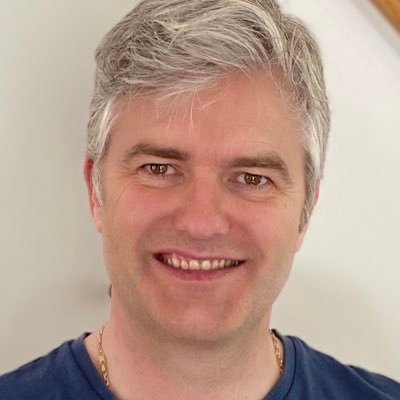 Profile Picture of Simon Phillips (@thechangeman) on Twitter