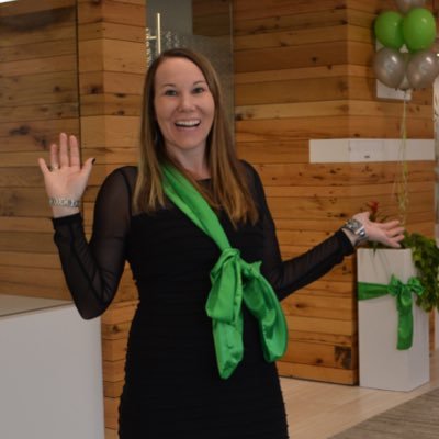 Profile Picture of Ellen Thompson (@ellencthompson) on Twitter