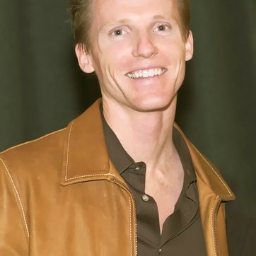 Profile Picture of James Connell (@jhconnell) on Twitter