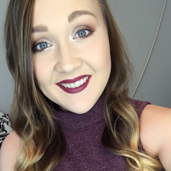 Profile Picture of Erica Hebert (@netherlanderica) on Poshmark