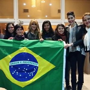 Profile Picture of Paula Farias (@paulafarias1975) on Twitter