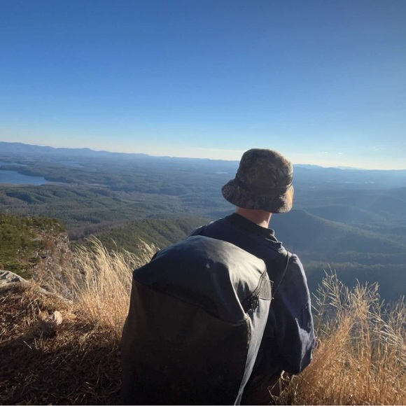 Profile Picture of Will Satin (@willsingletary) on Poshmark