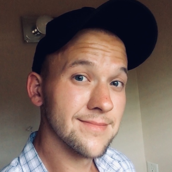 Profile Picture of Travis Hoover (@travishoover90) on Poshmark