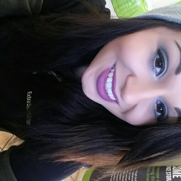 Victoria Looper - Poshmark Profile Picture of Victoria Looper (@rialoo) on Poshmark