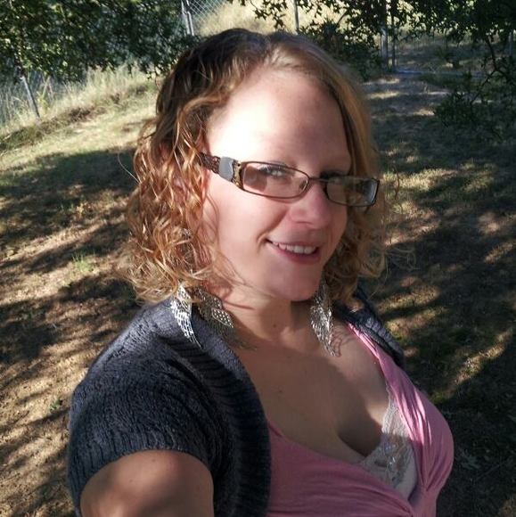 Profile Picture of Alisha Koplen (@alishakoplen) on Poshmark