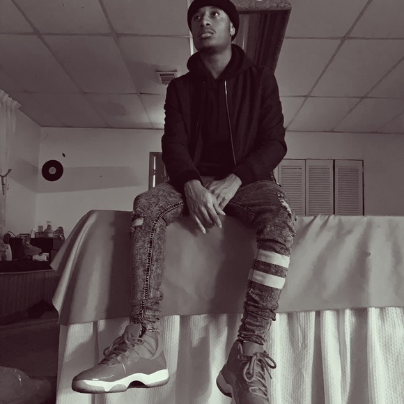 Profile Picture of Zay Rooks (@showinnolove) on Poshmark