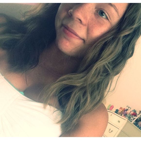 Profile Picture of Katie Feaster (@katiefeaster97) on Poshmark