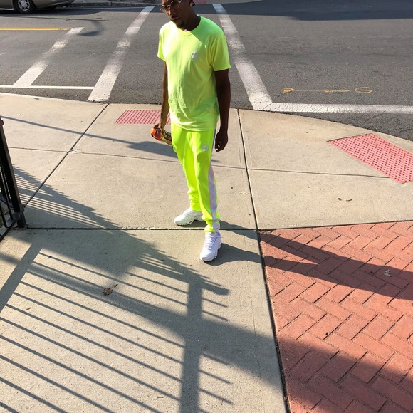 Profile Picture of Bryant Atmore (@bryantatmore) on Poshmark