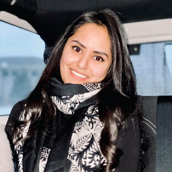 Profile Picture of Simran Simran (@simranranish) on Poshmark