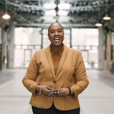 Profile Picture of JILL ANDREW (@JILLSLASTWORD) on Twitter