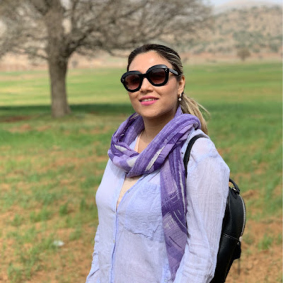Profile Picture of Niloofar Hamzavi (@niloofarhamzavi) on Poshmark