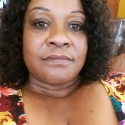 Profile Picture of Debra Hatcher (@honeybunchgang) on Twitter