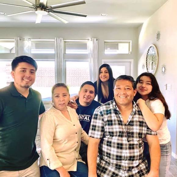 Anabell Calderon - Poshmark Profile Picture of Anabell Calderon (@anabellcalderon) on Poshmark