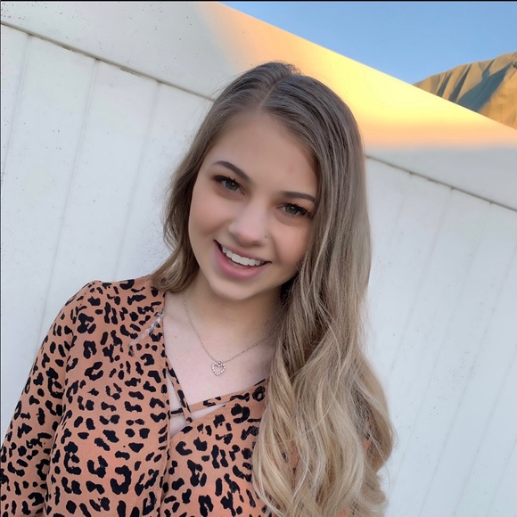 Joey Franks - Poshmark Profile Picture of Joey Franks (@jfranks2214) on Poshmark