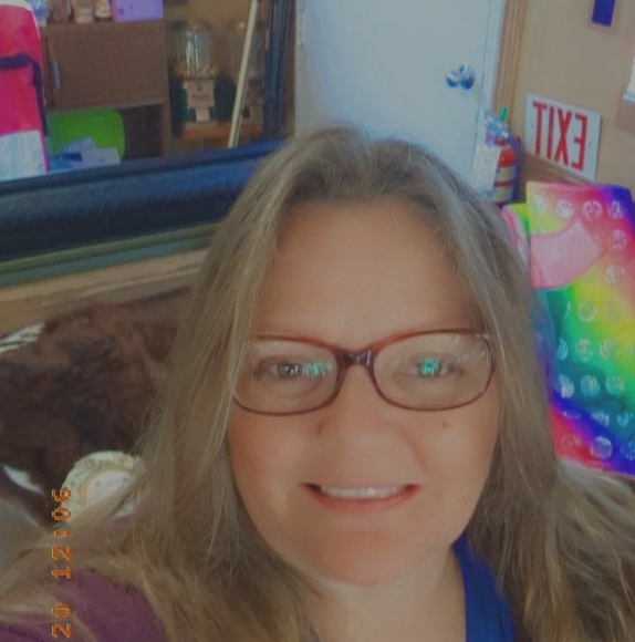 Profile Picture of Chantelle Braulick (@cyc2014) on Poshmark