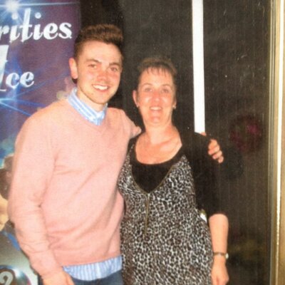 Profile Picture of Jayne (@JayneLovesRayQ) on Twitter