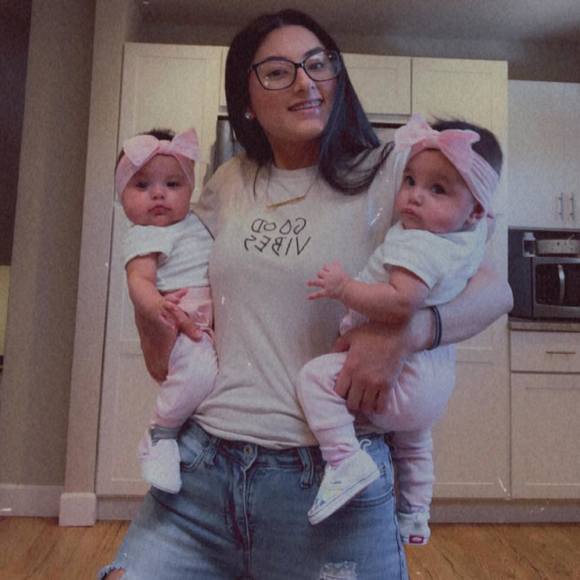 Profile Picture of Sabrina Inzurriaga (@sinzurriaga) on Poshmark