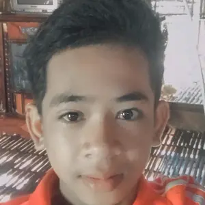 Profile Picture of ប៊ុន ឈី (@chhee14) on Tiktok
