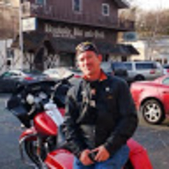 Profile Picture of Patrick Burris (@patrickjburris) on Poshmark