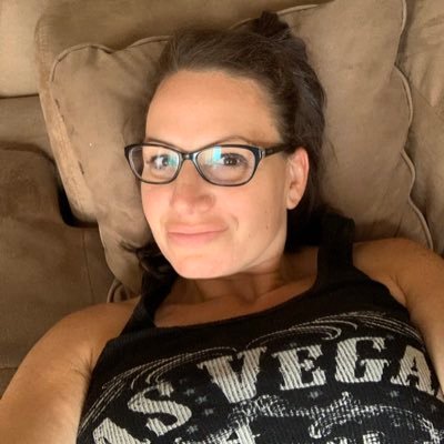 Profile Picture of Tanya Vanderwal (@tanyalynne78) on Twitter