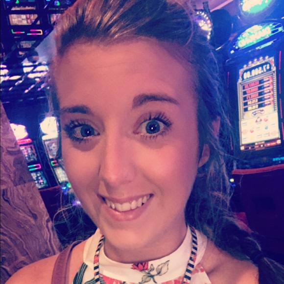 Profile Picture of Karley Hosse (@karlyle33) on Poshmark