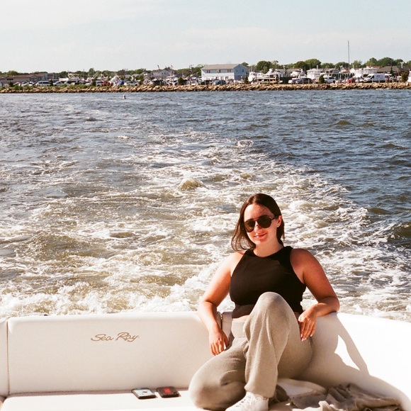 Rory Weinstein - Poshmark Profile Picture of Rory Weinstein (@roryw14) on Poshmark