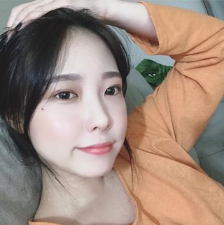 Profile Picture of 이수연 (@&) on Facebook