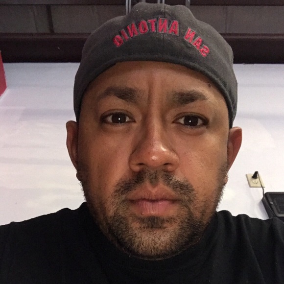 Profile Picture of Joe Orta (@ortajf76) on Poshmark