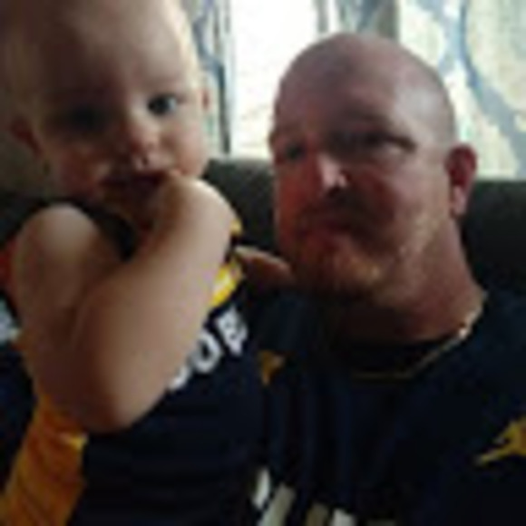 Profile Picture of Brent Throne (@brthrone77) on Poshmark