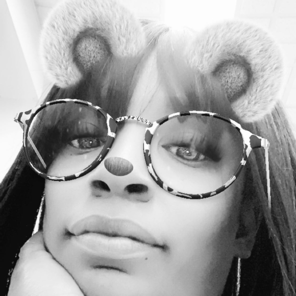 Profile Picture of Telina Thomas (@mzparkheightz) on Poshmark