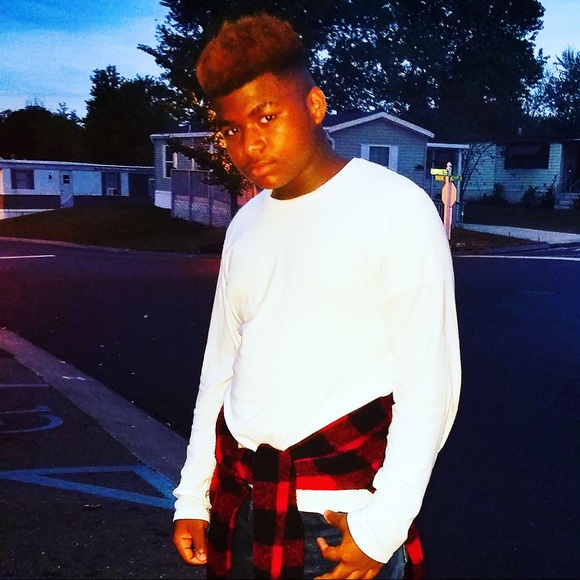 Profile Picture of Ray Phillips (@rayeman_) on Poshmark