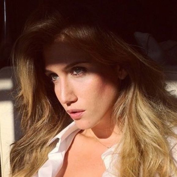 Profile Picture of Ela Topcuoglu (@elatops) on Poshmark