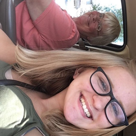 Madison Hurtis - Poshmark Profile Picture of Madison Hurtis (@22mhurtis) on Poshmark