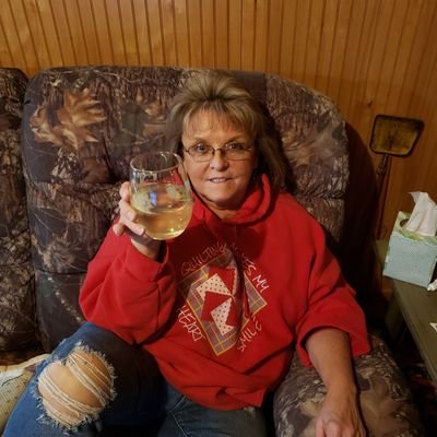 Profile Picture of Robin Lynn Fuchs (@RobinLynnFuchs1) on Twitter