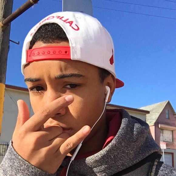 Profile Picture of Aaron Pischke (@trillgod6) on Poshmark