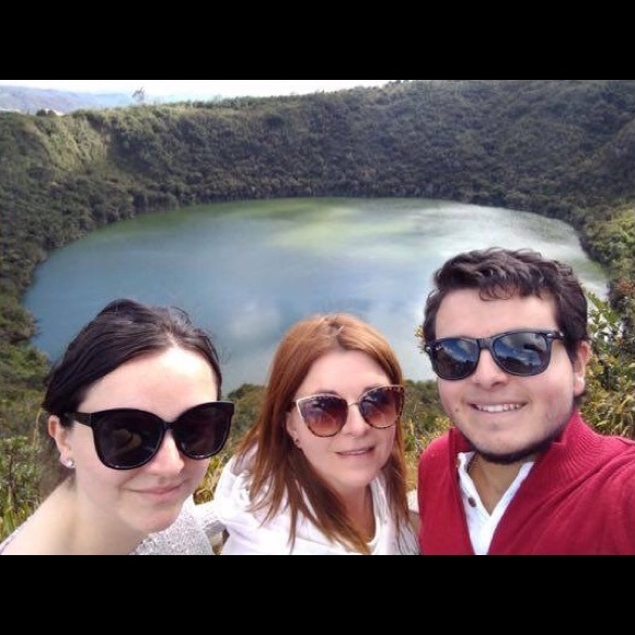 Profile Picture of Paula Cadena (@paulaacadena) on Poshmark