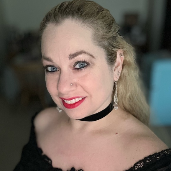 Profile Picture of Christine Zielbauer (@cswietlik83) on Poshmark