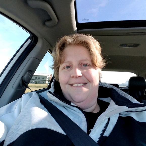 Amber Wallenstein - Poshmark Profile Picture of Amber Wallenstein (@frogsforever) on Poshmark