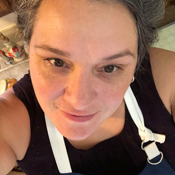 Profile Picture of Michelle Wardrep (@cmcpgcc) on Poshmark